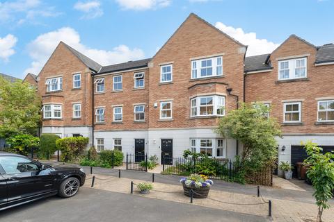 4 bedroom townhouse for sale, Chaloner Grove, Wakefield