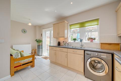 4 bedroom townhouse for sale, Chaloner Grove, Wakefield