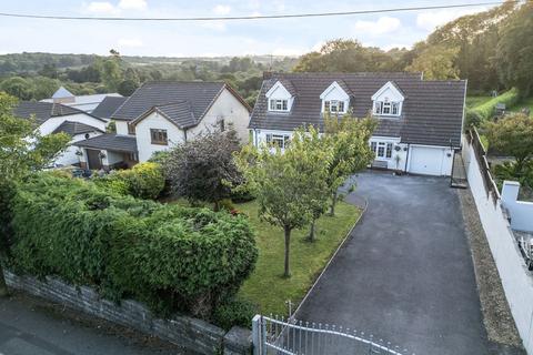 4 bedroom detached house for sale, Heol Eglwys, Bridgend CF31