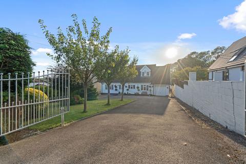 4 bedroom detached house for sale, Heol Eglwys, Bridgend CF31