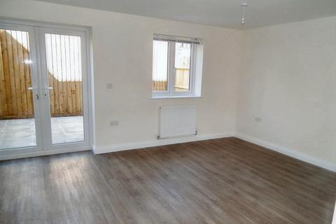 3 bedroom mews to rent, Abbey Mews, St James, NN5