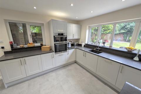 4 bedroom detached house for sale, Radbroke Close, Sandbach