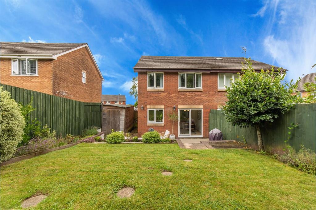 12 Paddock Close 3.jpg