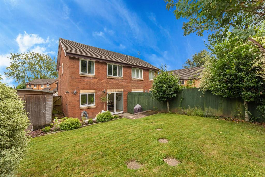 12 Paddock Close 4.jpg