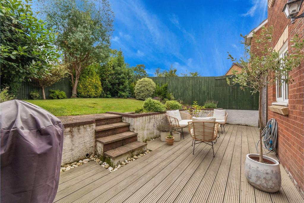 12 Paddock Close 6.jpg