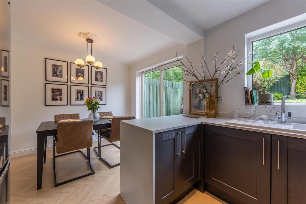 12 Paddock Close-16.jpg