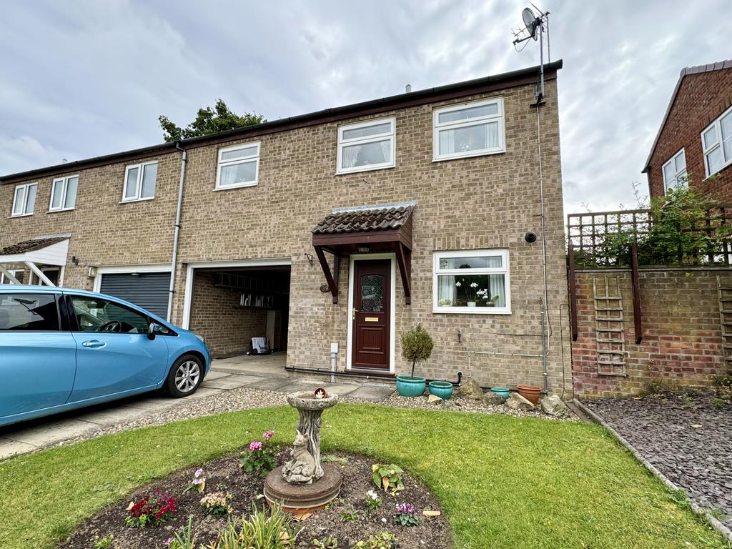 2 Bedroom House   semi detached for Sale