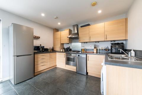 24 Dulcie Close, Greenhithe, DA9 9UL