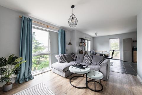24 Dulcie Close, Greenhithe, DA9 9UL
