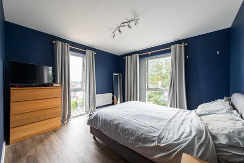 24 Dulcie Close, Greenhithe, DA9 9UL