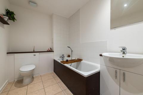 24 Dulcie Close, Greenhithe, DA9 9UL