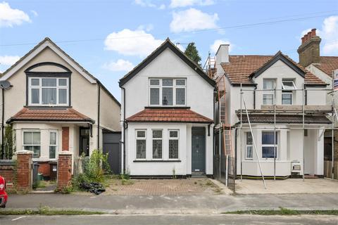 4 bedroom detached house for sale, Albert Road, Hounslow TW3