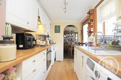 2 bedroom semi-detached house for sale, Commodore Road, Oulton Broad, NR32