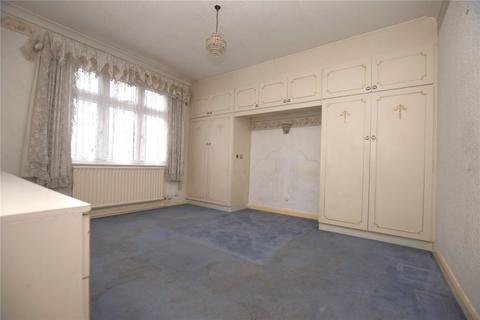 2 bedroom bungalow for sale, Portland Gardens, Chadwell Heath, RM6