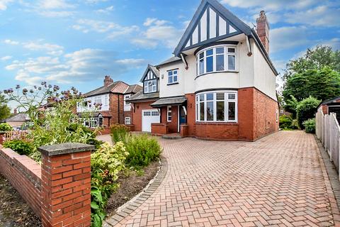 4 bedroom detached house for sale, Hartford Road, Davenham