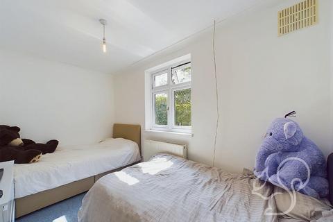 23a Matlock Gardens, Hornchurch, RM12 6HX
