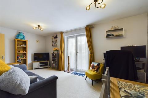 1 bedroom flat for sale, Blease Close, Trowbridge BA14