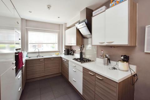 4 bedroom end of terrace house for sale, Woodfield Road, Broadheath, Altrincham, Greater Manchester, WA14