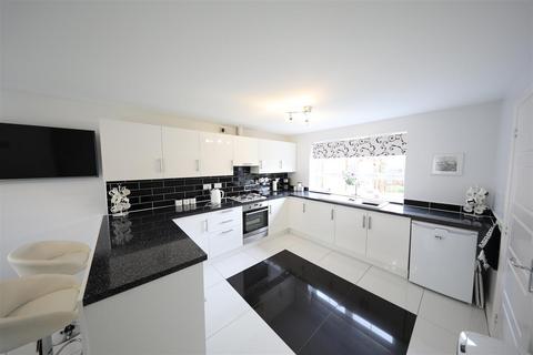 4 bedroom detached house for sale, Boundary Way, Hull