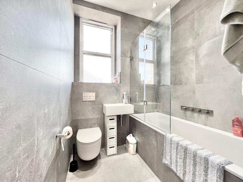 Apartment in London - View 3