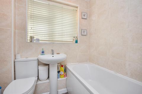 2 bedroom flat for sale, Priory Road, Eastbourne