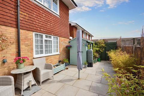 2 bedroom flat for sale, Priory Road, Eastbourne