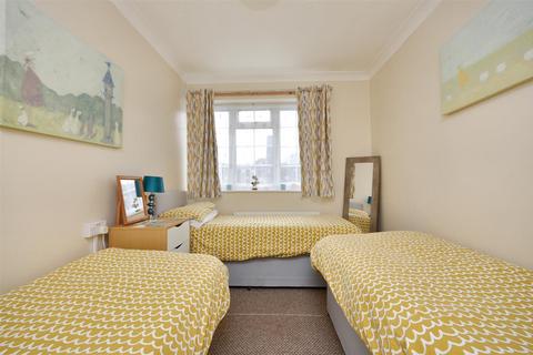 2 bedroom flat for sale, Priory Road, Eastbourne