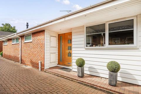 3 bedroom detached bungalow for sale, Badgers Croft, Whetstone