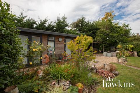 3 Englefield, Royal Wootton Bassett, Swindon, SN4 8BZ