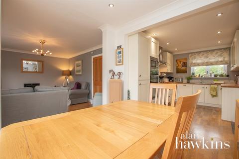 3 Englefield, Royal Wootton Bassett, Swindon, SN4 8BZ