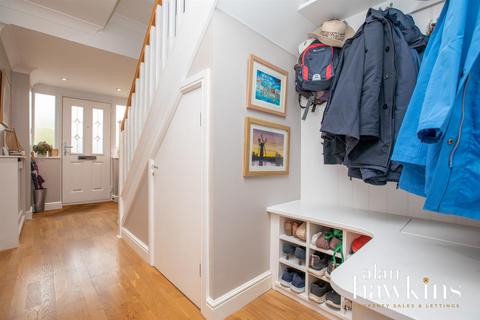 3 Englefield, Royal Wootton Bassett, Swindon, SN4 8BZ