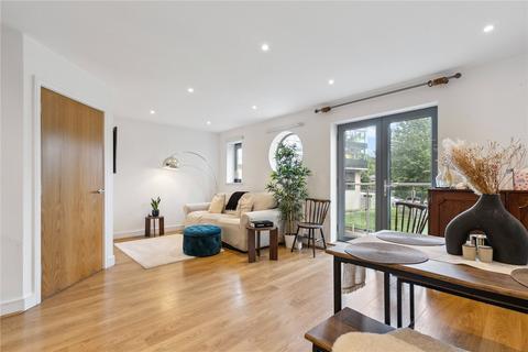 1 bedroom apartment for sale, Challis House, St. James Grove, London, SW11