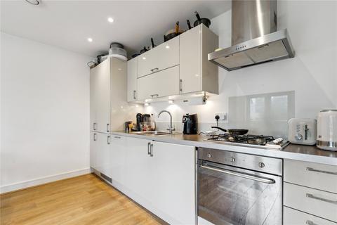 1 bedroom apartment for sale, Challis House, St. James Grove, London, SW11