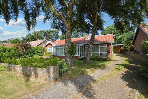 3 bedroom detached bungalow for sale, Heathfield Road, High Kelling, Holt