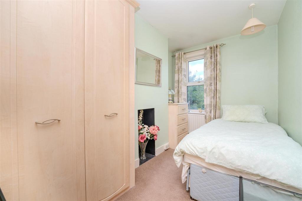 44 St Dunstans Bed 3.jpg