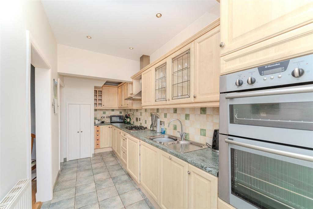 44 St Dunstands Kitch 2.jpg