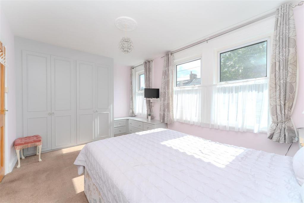 44 St Dunstans Bed 2.jpg