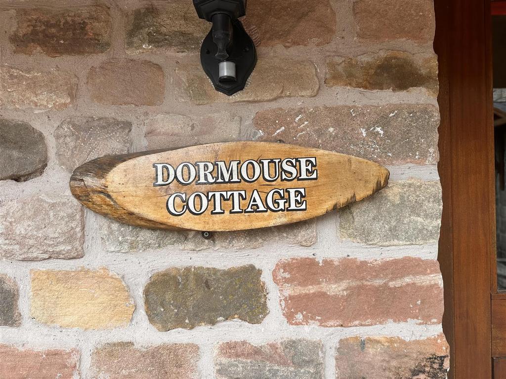 Dormouse cottage sign.jpg