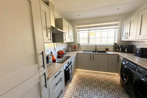 22 Aire Valley Drive, Bradley, Keighley, BD20 9EY