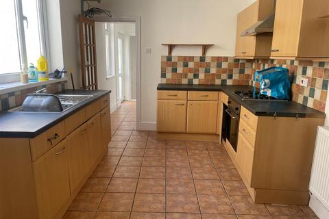 3 bedroom terraced house for sale, Swansea Road, Llanelli