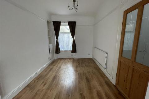 3 bedroom terraced house for sale, Swansea Road, Llanelli