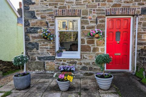 2 bedroom semi-detached house for sale, 2 The Slade, Fishguard