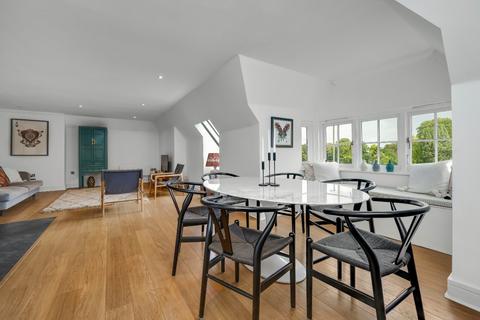 1 bedroom apartment for sale, Sovereign House, 1 Bridge Road, East Molesey, Surrey, KT8