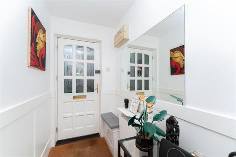 7 Billets Hart Close, London, W7 2PY