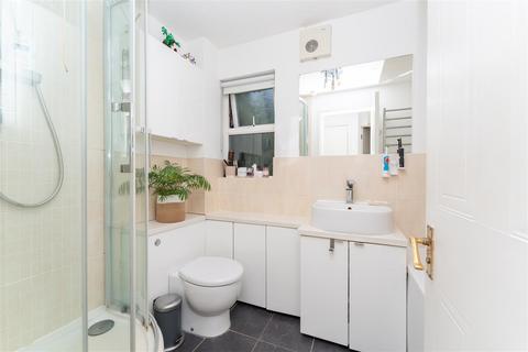 7 Billets Hart Close, London, W7 2PY