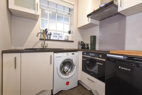 2 bedroom flat for sale, Hillsborough Court, Mortimer Crescent