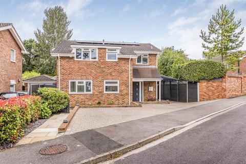 4 bedroom detached house for sale, Priory Gardens, Waterlooville PO7