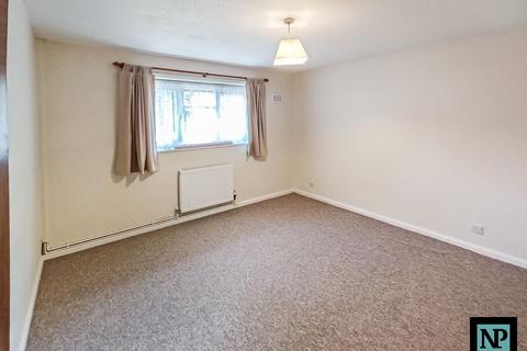 2 bedroom flat to rent, Crossfell, Wilnecote, B77