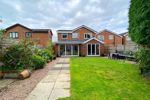 4 bedroom detached house for sale, Shaftesbury Drive, Heywood, Greater Manchester, OL10