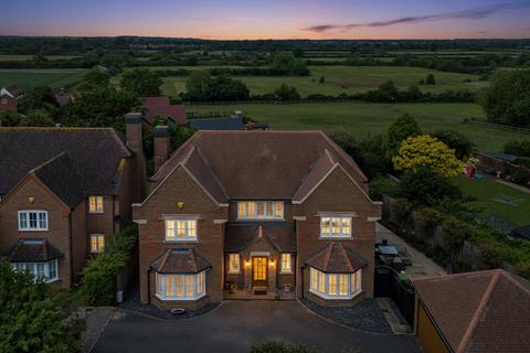 5 bedroom detached house for sale, Old Bryers Close, Aylesbury HP18
